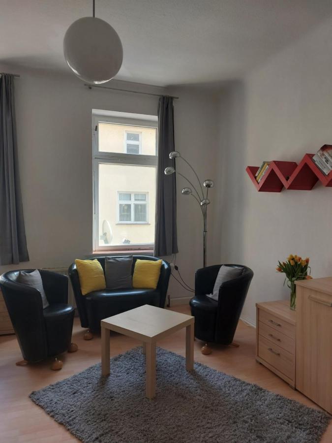 Schoene Zwei-Zimmer-Wohnung "W2" Mit 4 Einzelbetten Und Wlan In Zwenkau Bei Leipzig Im Neuseenland מראה חיצוני תמונה