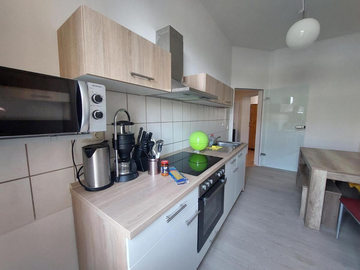 Schoene Zwei-Zimmer-Wohnung "W2" Mit 4 Einzelbetten Und Wlan In Zwenkau Bei Leipzig Im Neuseenland מראה חיצוני תמונה